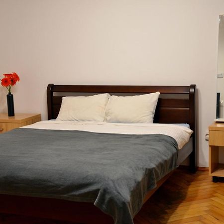 Brand New Apartment In City Center Lviv Eksteriør billede